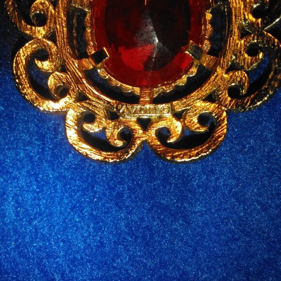 Vintage Avon Gold Tone Necklace Pendant With Tear Drop Shaped Faux Red Gemstone - Picture 15 of 17